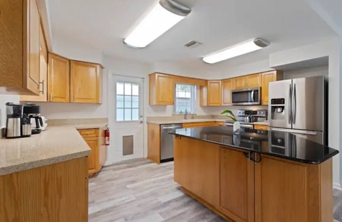 Gulfport House | Gulfport Retreat 5BR Heated Pool