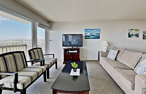 Corpus Christi Condo | Gulfstream Condos | Extended Private Balcony with Gulf Views | Pool, Hot Tub