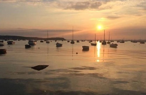 Canford Cliffs Cottage | Gulliver's - a house that sleeps 4 guests in 2 bedrooms