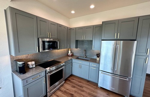 Elmo House | Gunbarrel Studio Cabin-Mountain Modern w/Lake View