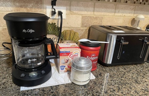 Gurnee House | Gurnee home with King Queen beds for Vacations,six flags Celebrate Eid, Navy GL