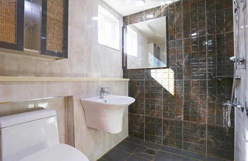 Naesan-ri House | Gurye Sansuyu Kkotdamgil Pension