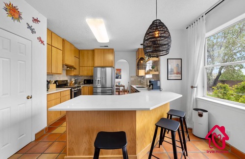 Westside House | Gusto Retreat * Hot Tub - An Irvie Home