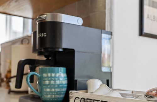 Westside House | Gusto Retreat * Hot Tub - An Irvie Home