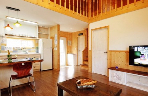 Gwangyang House | Gwangyang Hajo Country Pension