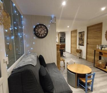 Locronan Apartment | Gwen ha du