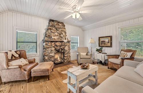 Siloam Springs House | Gwen's Nest- a unique luxury family cottage in the woods