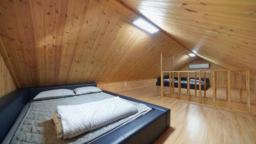 Gyeongju House | Gyeongju Byeolgwadaliyagi Dog-friendly pension