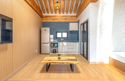 Gyeongju House | Gyeongju Gampo Byeolbit Hanok Pension