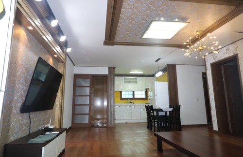 Gyeongju Condo | Gyeongju Raspberry Pension
