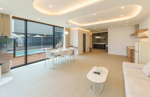 Gyeongju House | Gyeongju The Moon Aurora Pool Villa