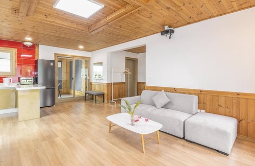 Gyeongju House | Gyeongju Themandi Pension