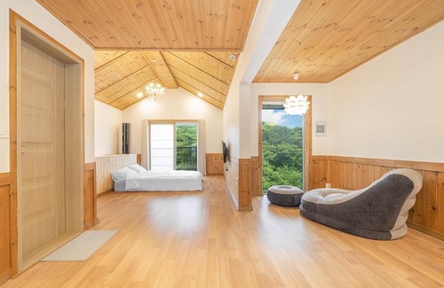 Gyeongju House | Gyeongju Themandi Pension