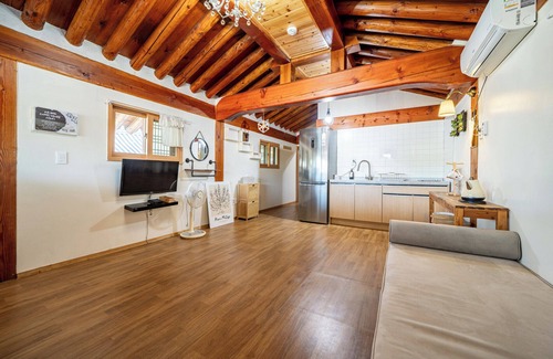 Gyeongju Condo | Gyeongju West Namsan Hanok Pension