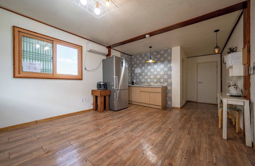 Gyeongju Condo | Gyeongju West Namsan Hanok Pension