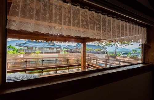 Gyeongju Condo | Gyeongju West Namsan Hanok Pension