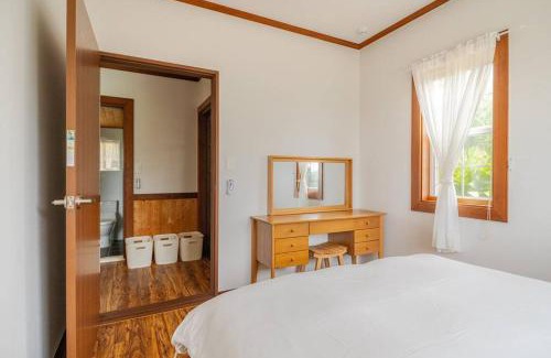 Jungmun House | gyulpang stay