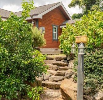 Jungmun House | gyulpang stay