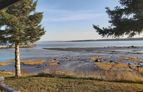 Saint-Joseph-de-la-Rive Ski Chalet | Hôtel à la maison - Cap à L'Île, vue, fleuve et spa