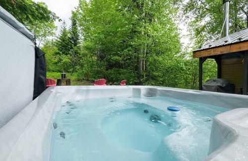 Saint-Tite-des-Caps Ski Chalet | Hôtel à la maison - CABAN 49, nature, forêt et spa