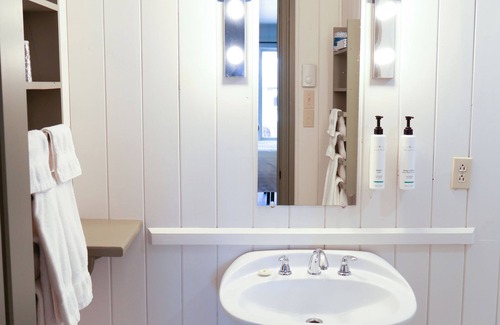 Pointe-au-Pic Hotel | Hôtel Au Petit Berger