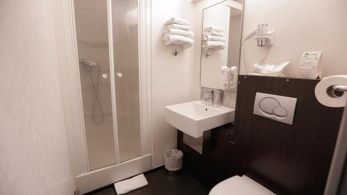 Maisons-Alfort Hotel | Hôtel Au Petit Caporal