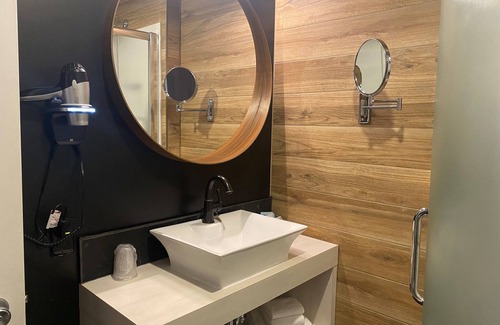 Montmagny Regional County Municipality Hotel | Hôtel Centre-Ville