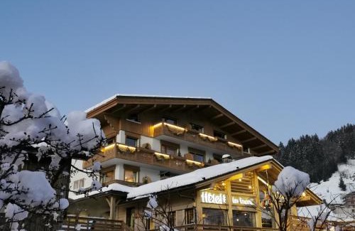 Le Grand-Bornand Hotel | Hôtel-Chalet Les Ecureuils Restaurant, Spa, Sauna, Garage