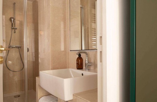 Les Iles Hotel | Hôtel des Deux-Iles - Notre-Dame