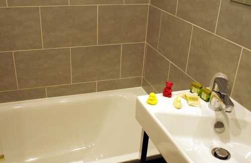 6th Arrondissement Hotel | Hôtel Edmond Rostand