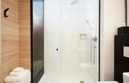 Brossard Hotel | Hôtel Escad Quartier DIX30