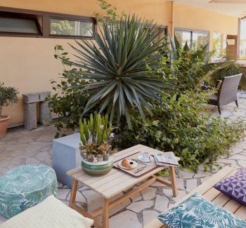 Antibes City Centre Hotel | Hôtel Le Collier