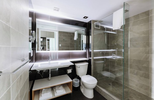 Longueuil Hotel | Hôtel Le Dauphin Montréal - Longueuil