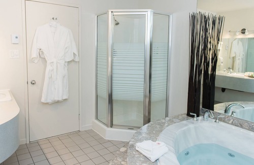 Sherbrooke Hotel | Hôtel Le Floral