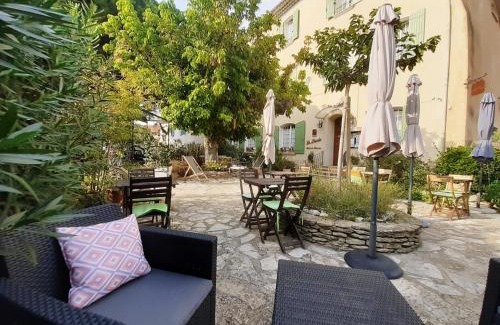 Mazan Hotel | Hôtel Le Siècle
