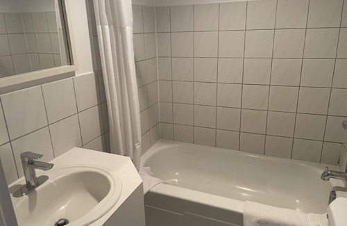 Quartier 5-4 Hotel | Hôtel Motel Le Regent Québec city