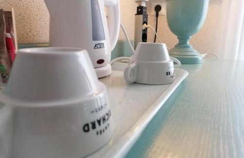 Tronget Hotel | Hôtel Restaurant Bar du Commerce - KB HOTEL GROUP