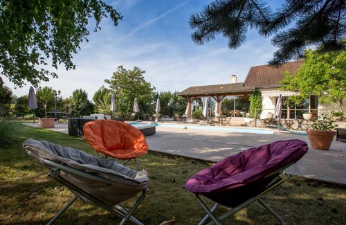 Ladoix-Serrigny Hotel | Hôtel-Restaurant "La Gremelle"