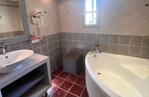 Aragon Hotel | Hôtel Restaurant La Bergerie