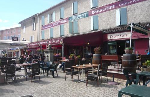 Malaucene Hotel | Hôtel-Restaurant Le Blueberry