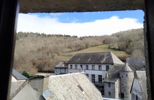 Orcival Hotel | Hôtel restaurant Notre Dame