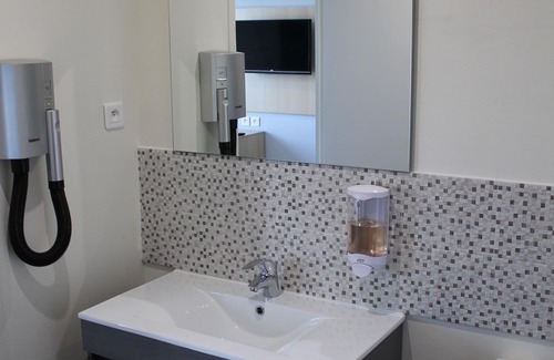 Goussainville Hotel | Hôtel Saglam