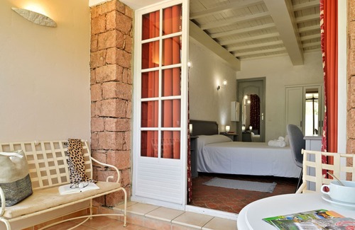 Pinarellu Hotel | Hôtel U Paesolu