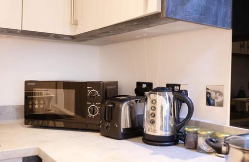 Leicester City Centre Apartment | Hömli Smart City Centre Apartment One-Bedroom Apartment Sleeps2