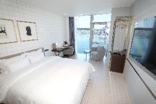 Suyeong-Gu Hotel | H Avenue Gwanganri Beach