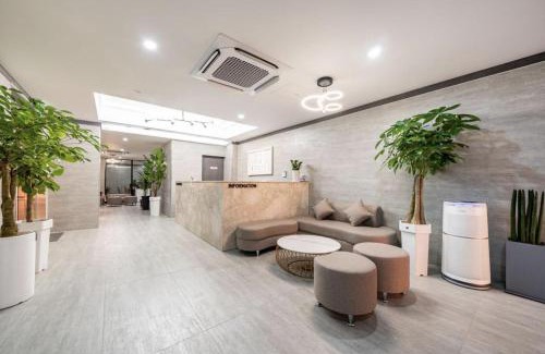 Gwangsan-gu Hotel | H Evian Hotel