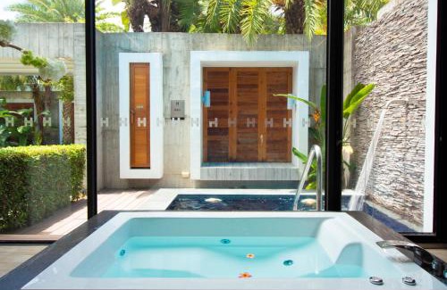 South District Hotel | H Villa Inn