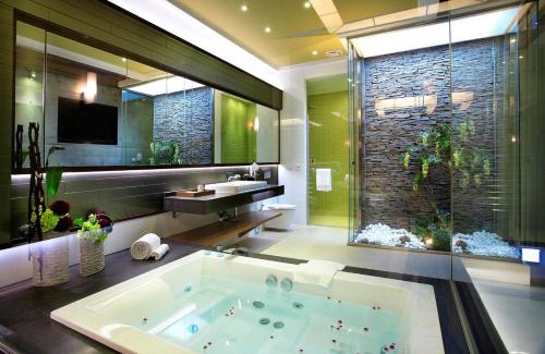 South District Hotel | H Villa Inn