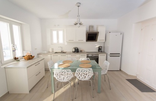 Parikia Villa | H2O Private Villa Paros, infinity swimming pool, sea view lounge area, bbq & Bar