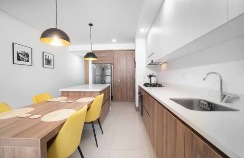 Granada Apartment | H706 - Stylish 2BR/Perfect Views & Rooftop Pool